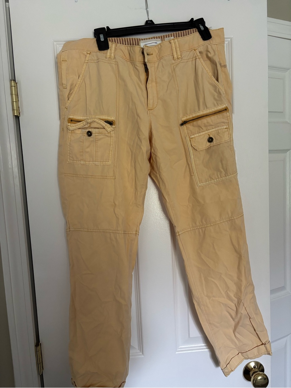 Women's Cropped Cargo Pants in Light Yellow